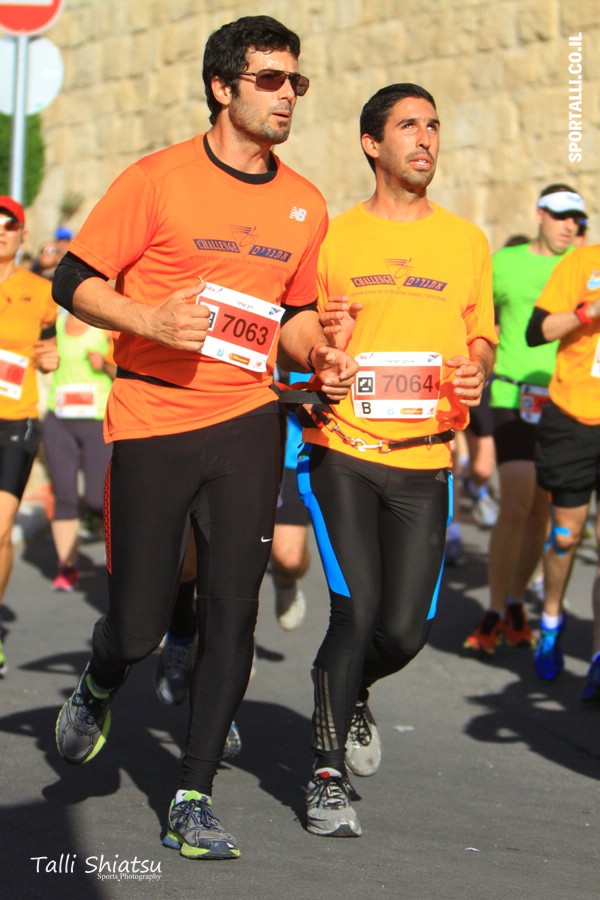 מרתון ירושלים 2014 | רון שחר ואיתם ישראלי בריצה משותפת