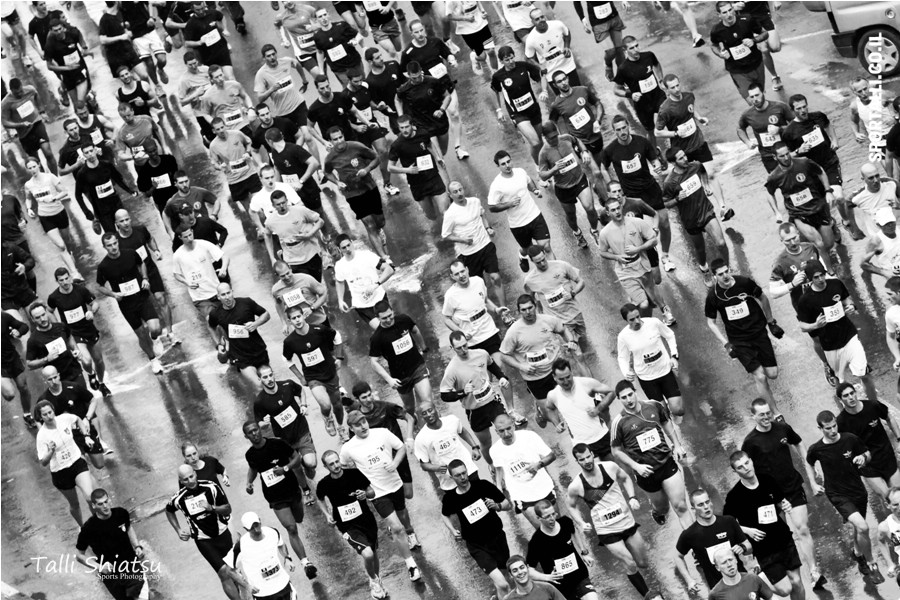 צילום: טלי שיאצו | אתגר צילום תמונות ספורט בשחור לבן | מרתון טבריה 2012